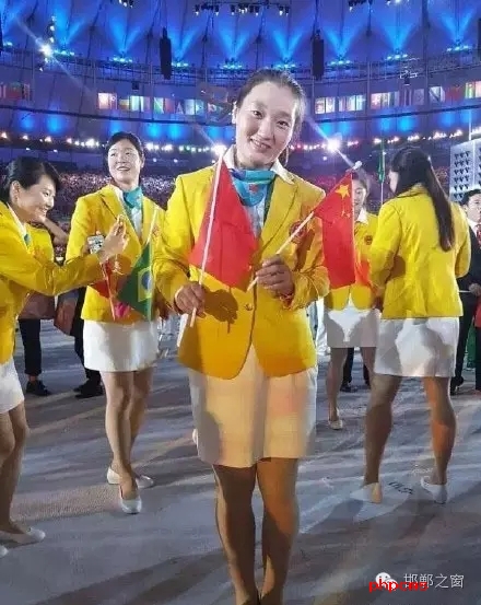 每屆的奧運會都是世界億萬人關(guān)注的焦點，讓我們感到欣喜的是，這屆奧運會上有兩名咱邯鄲籍運動員，她們是代表國家女子柔道隊出征的周超和代表國家田徑隊出征的華紹青。其中，29歲的周超將在8月10日21時參加女子柔道(70公斤級)項目。