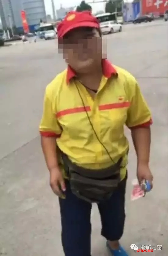 8月11日，一則內(nèi)容為“邯鄲一加油站‘缺斤短兩’”的視頻引起社會(huì)廣泛關(guān)注。記者從涉事的聯(lián)潤(rùn)美迪加油站證實(shí)確有此“糾紛”，對(duì)此，轄區(qū)復(fù)興公安勝利橋派出所已介入調(diào)查，同時(shí)，復(fù)興區(qū)市場(chǎng)監(jiān)督局回應(yīng)已封存涉事加油機(jī)，將對(duì)其進(jìn)行計(jì)量檢定。